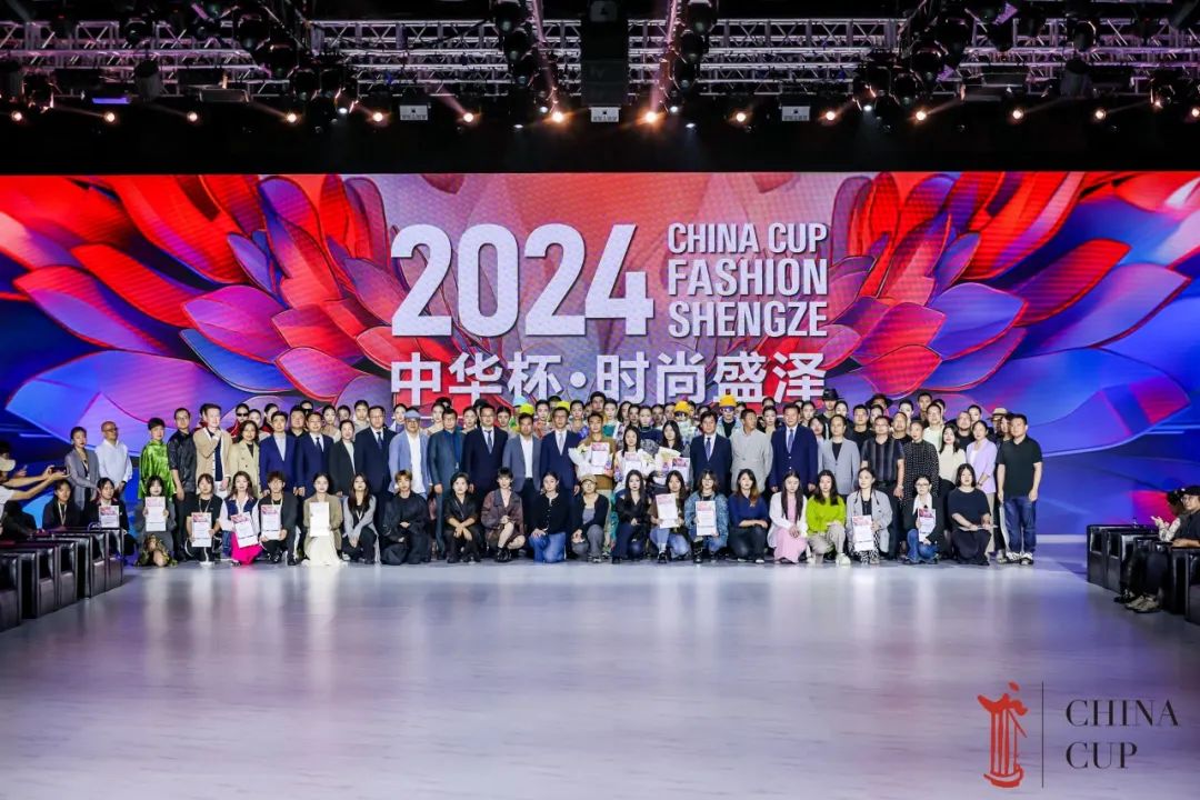 4“中华杯·时尚盛泽”数字艺术应用设计大赛决赛回顾OG真人平台乘数字之风启航书产业赋能答卷 202(图10)