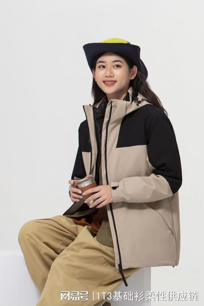 一冲锋衣打造全能御寒装备OG真人秋冬必备：三合(图2)